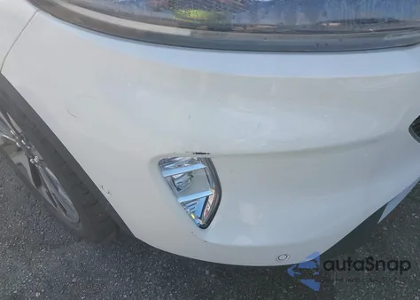 2020 Ford Escape Titanium z USA, uszkodzony, nr VIN 1FMCU9J95LUA38352